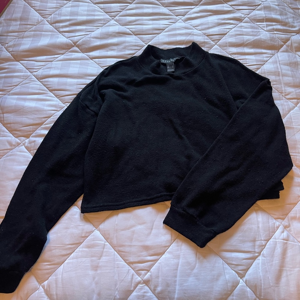 L black cropped long sleeve, used